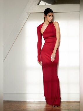 Marcella NYC Manhattan One
Shoulder Gown Red (Size M)